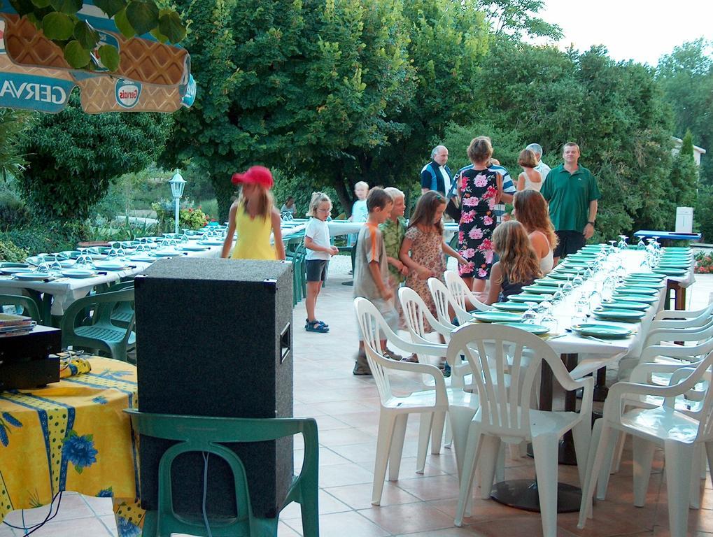 Domaine Des Bridoux Village De Gites Mirabel-aux-Baronnies Kültér fotó